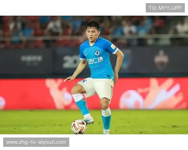 大连英博王禹前场抢断助攻前锋，助力球队突破重围