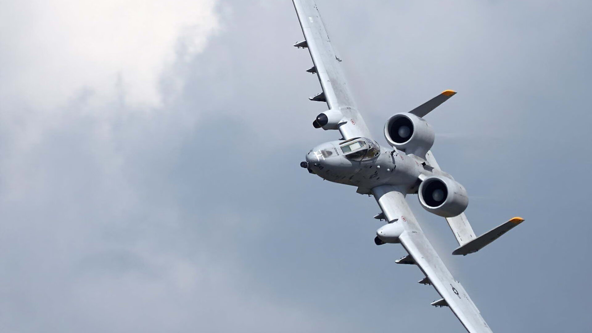 爱游戏平台-乔·莫伊：在比赛中，他的scrum表现为全黑队提供了强大的进攻动力，乔乔莫伊斯的书