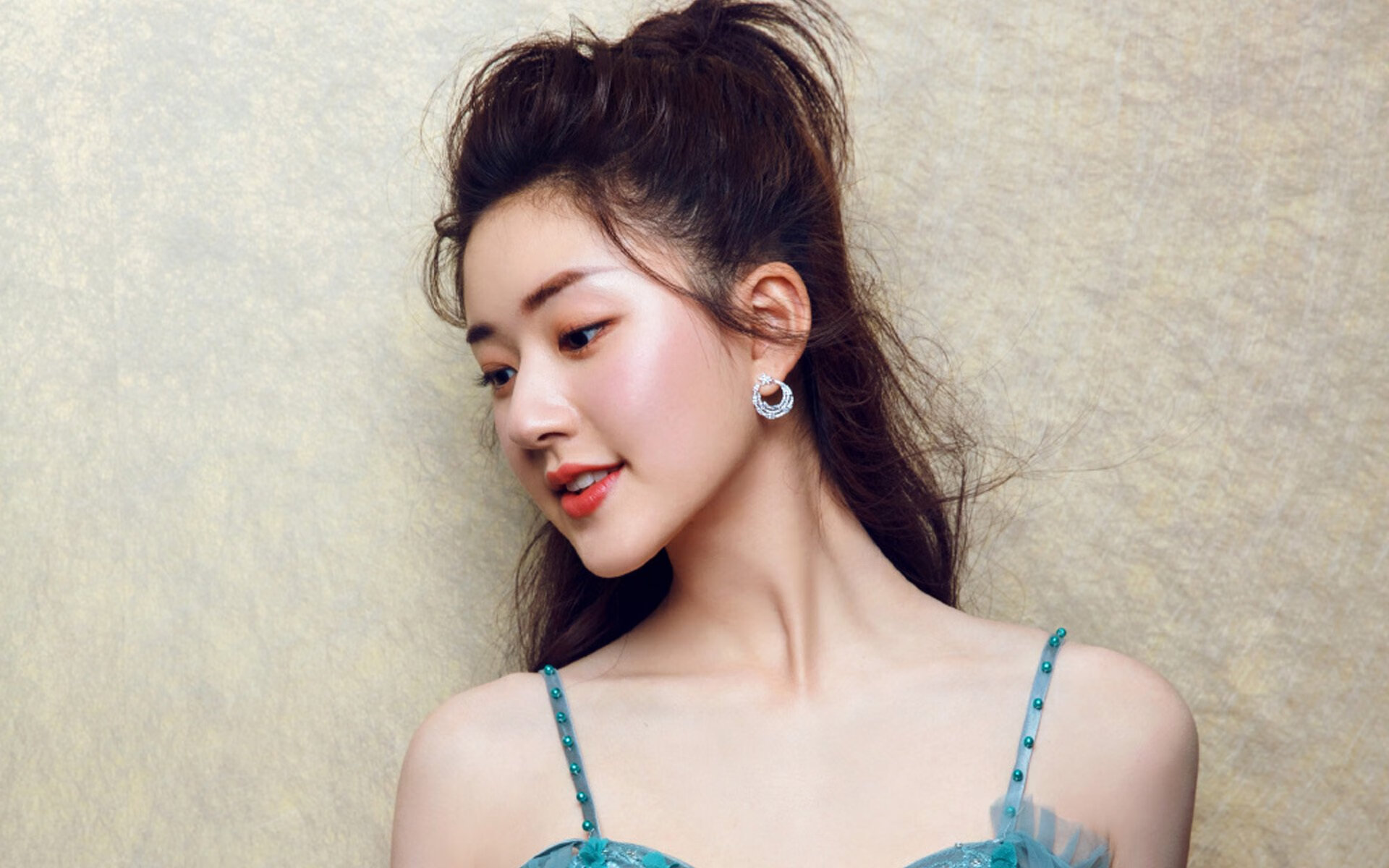 爱游戏-以足球主题的公益文化卡通产品深受儿童喜爱，足球文化节儿童画