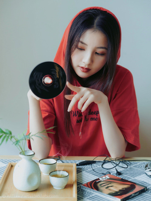 俱乐部管理层召开发布会公布球队未来发展战略规划，各大俱乐部球员