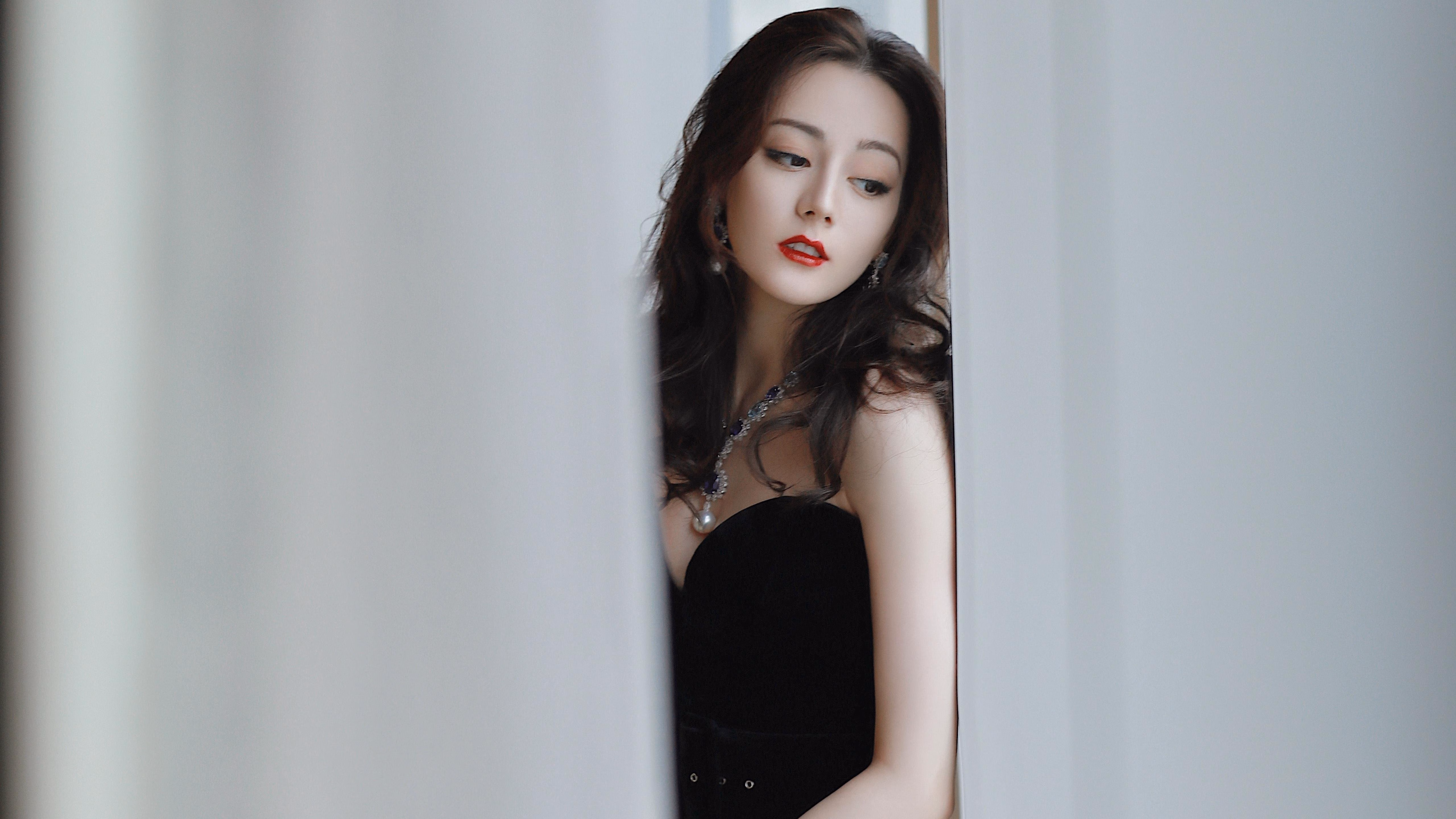 爱游戏入口-德甲荣誉战：白刃战中的精彩拼抢，德甲荣誉战_白刃战中的精彩拼抢怎么打